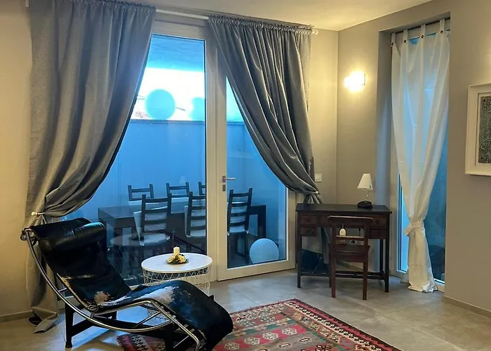 Rose On The Arona Apartment *